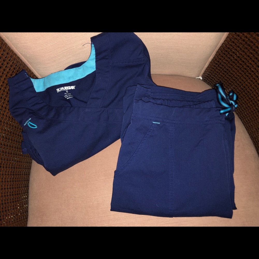 Scrubs - Picture 2 of 8